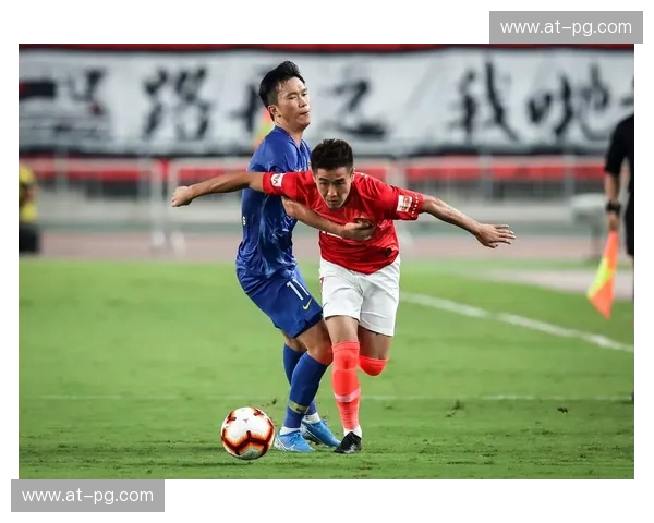 绿茵豪门之巅：广州恒大与杭州绿城的宿命对决，谁才是真正的南方王者？